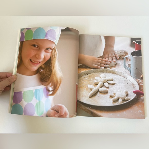 Little Kitchen: 40 Delicious & Simple Things
That Children Can Make Cookbook - Picture 4 of 9